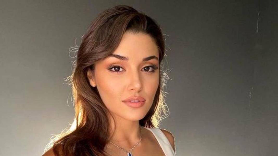 Hande Erçel Kerem Bürsin'i unuttu mu? 'Beni çok üzüyorlar' diyerek itiraf etti! Kerem bunu sakın duymasın, yer yerinden oynar 4